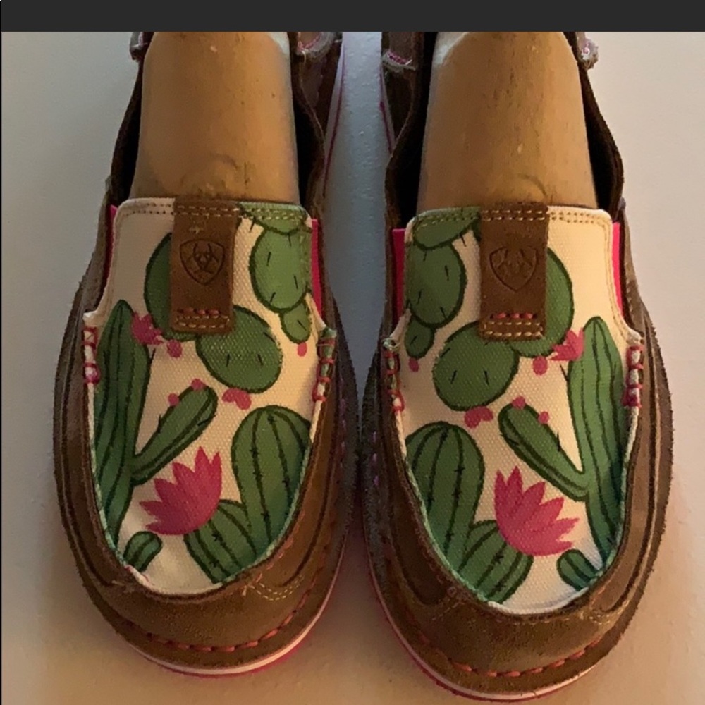 Ariat cactus cruisers